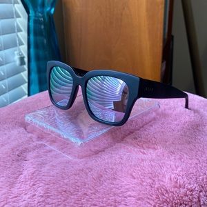 Diff Eyewear Bella II Pink Flash Sunglasses